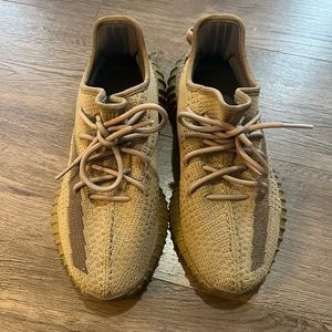 Yeezy boost. Great condition, only worn once! Size 7!do not have original box.